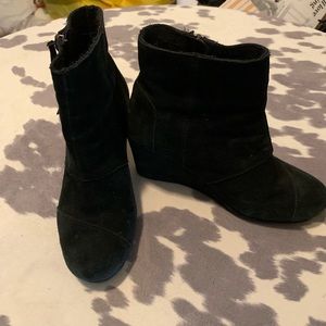 Black suede Toms - Size 7 1/2